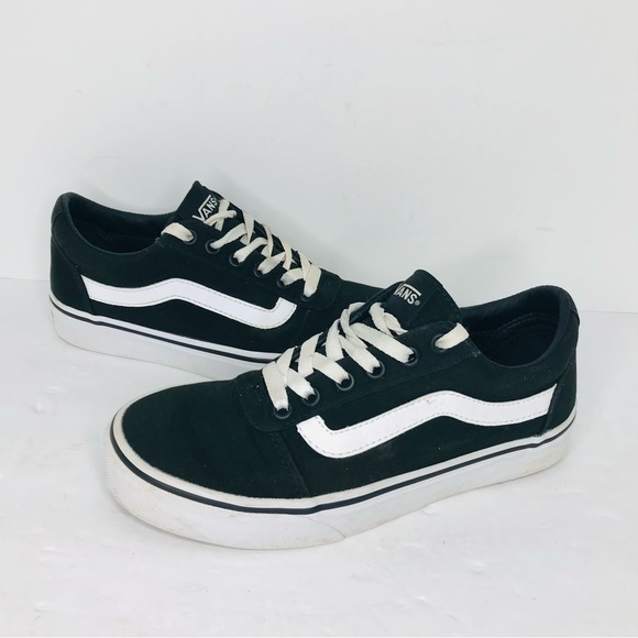 Vans Shoes - Vans off the wall low top canvas skate shoes black white women’s size 6.5